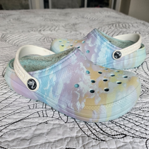 VGUC Crocs Pastel Cloud Clog Fleece Lined Girls 13 Multicolor - Picture 1 of 16